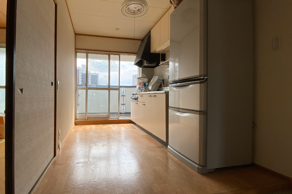 片付け作業後の部屋